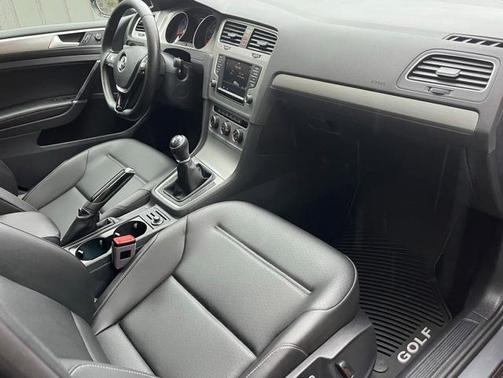 2017 Volkswagen Golf TSI Wolfsburg Edition 4-Door