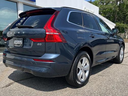 2022 Volvo XC60 B5 Momentum