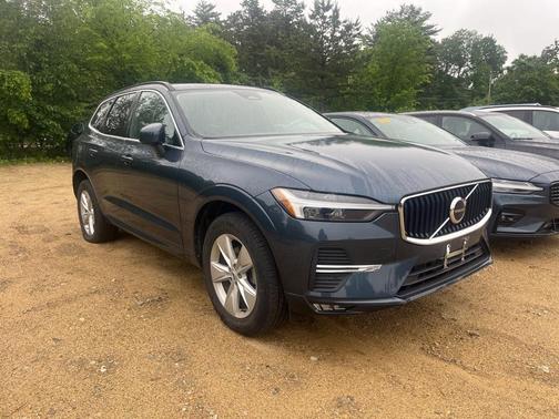 2022 Volvo XC60 B5 Momentum