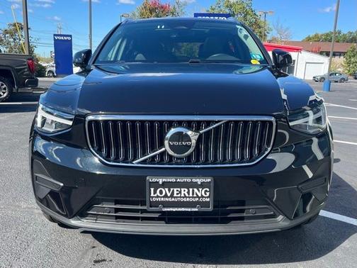 2025 Volvo XC40 B5 Core Bright Theme