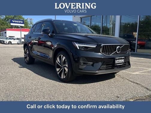 2025 Volvo XC40 B5 Plus Bright Theme