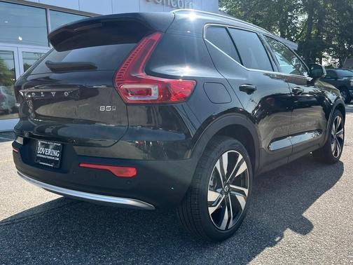 2025 Volvo XC40 B5 Plus Bright Theme