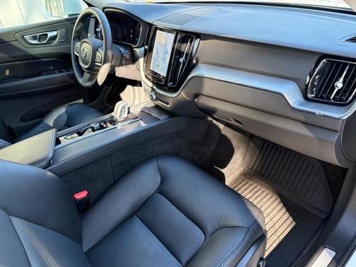 2023 Volvo XC60 B5 Core