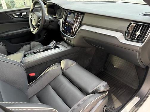 2024 Volvo S60 B5 Plus Black Edition