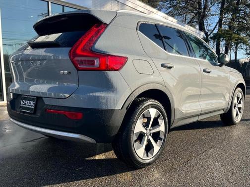 2025 Volvo XC40 B5 Core Bright Theme