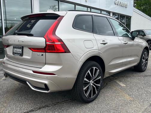 2025 Volvo XC60 B5 Plus