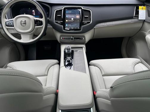2025 Volvo XC90 Plug-In Hybrid T8 Ultra 7-Seater