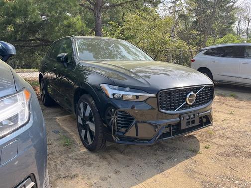 2025 Volvo XC60 Plug-In Hybrid T8 Plus