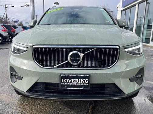 2025 Volvo XC40 B5 Plus Bright Theme