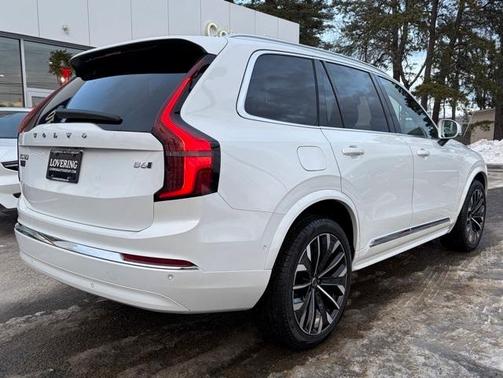 2025 Volvo XC90 B6 Plus 7-Seater