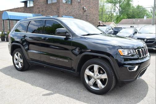 Diamond Black Crystal Pearlcoat 2020 Jeep Grand Cherokee Laredo