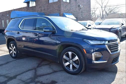 2023 Chevrolet Traverse LT Leather