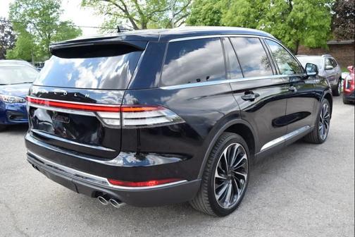 Infinite Black Metallic Clearcoat 2023 Lincoln Aviator Reserve AWD