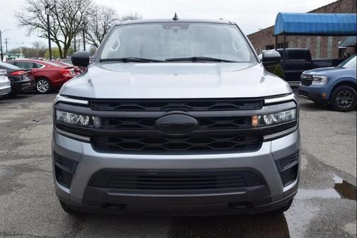 Iconic Silver Metallic 2022 Ford Expedition XLT