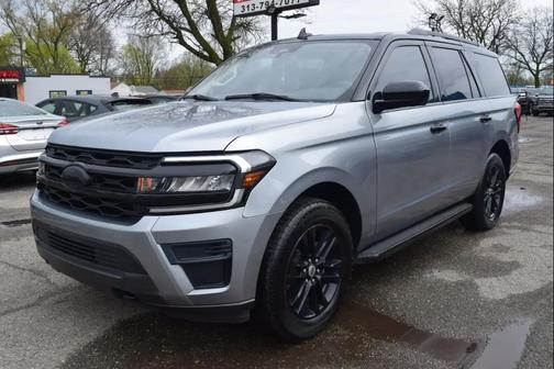 Iconic Silver Metallic 2022 Ford Expedition XLT