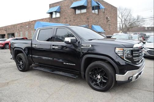 Onyx Black 2022 GMC Sierra 1500 SLT