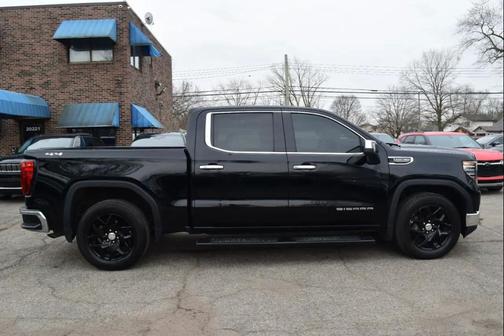 Onyx Black 2022 GMC Sierra 1500 SLT