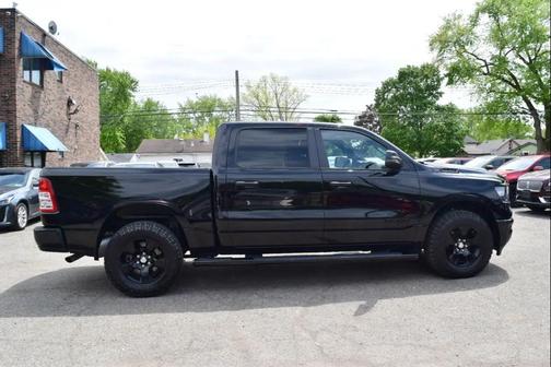 Diamond Black Crystal Pearlcoat 2023 RAM 1500 Big Horn/Lone Star