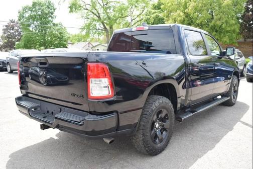 Diamond Black Crystal Pearlcoat 2023 RAM 1500 Big Horn/Lone Star