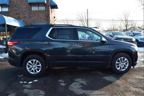 2020 Chevrolet Traverse LT Cloth