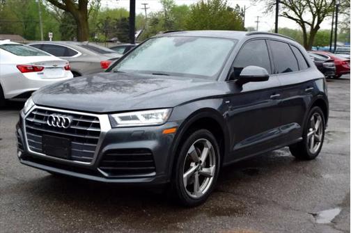 2020 Audi Q5 45 Titanium Premium