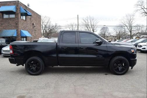 Diamond Black Crystal Pearlcoat 2021 RAM 1500 Big Horn/Lone Star
