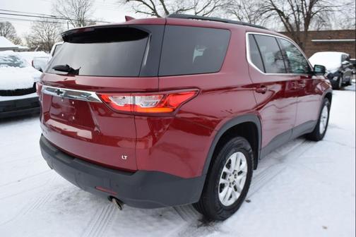 Red 2019 Chevrolet Traverse LT Cloth
