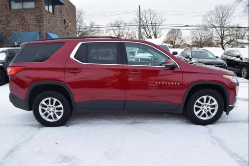 Red 2019 Chevrolet Traverse LT Cloth