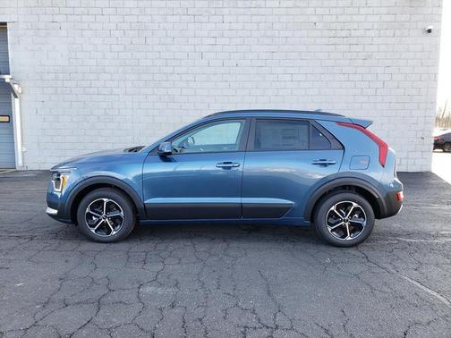 2025 Kia Niro EX