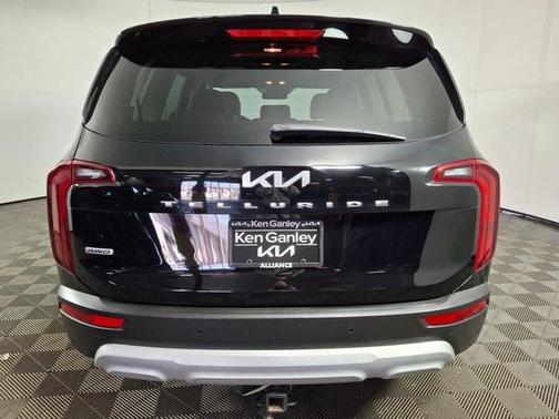 2022 Kia Telluride LX