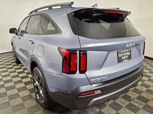 2023 Kia Sorento EX
