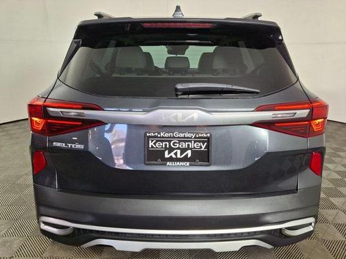 2023 Kia Seltos EX