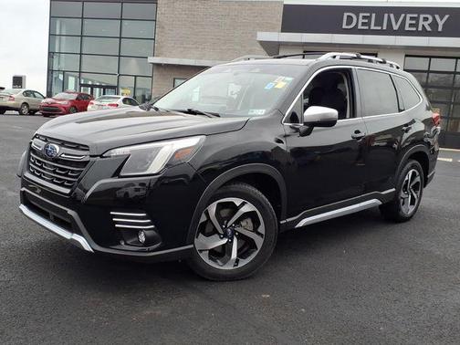 Crystal Black Silica 2024 Subaru Forester Touring