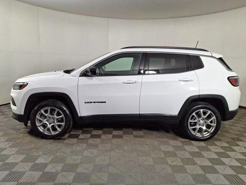 2023 Jeep Compass Latitude Lux