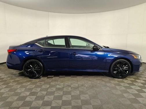 2023 Nissan Altima SR FWD