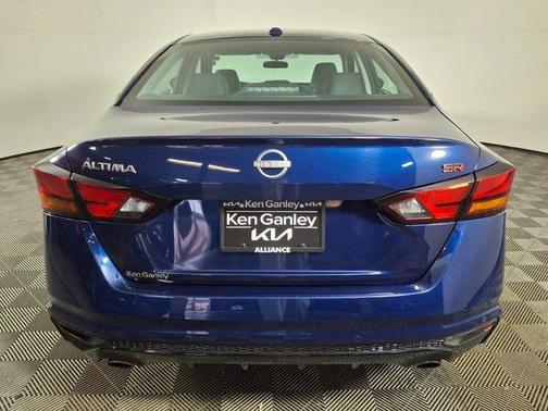 2023 Nissan Altima SR FWD