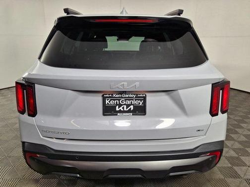 2024 Kia Sorento EX