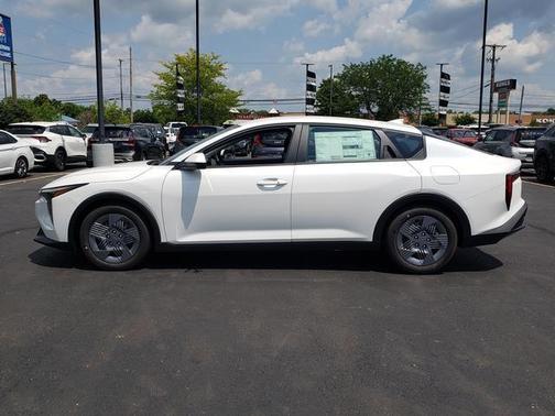 2025 Kia K4 LX