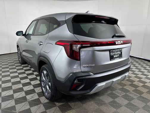 Steel Gray 2024 Kia Seltos LX