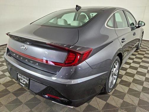 2022 Hyundai SONATA SEL