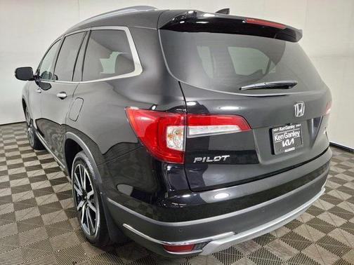 2022 Honda Pilot Touring 8-Passenger