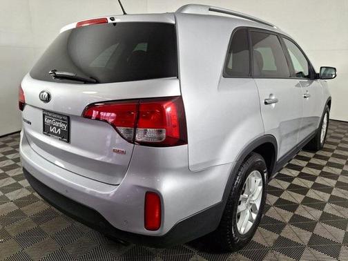 2015 Kia Sorento LX