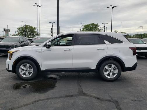 2025 Kia Sorento LX
