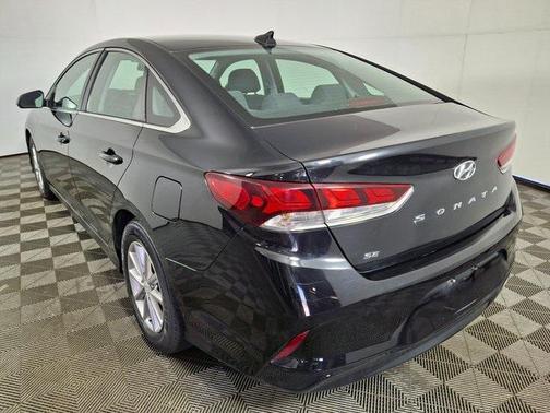 2018 Hyundai SONATA SE