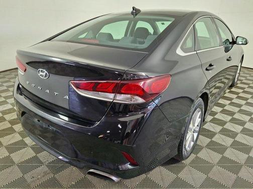2018 Hyundai SONATA SE