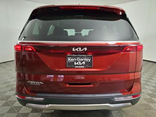 2024 Kia Carnival SX