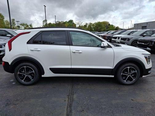 2025 Kia Niro EX