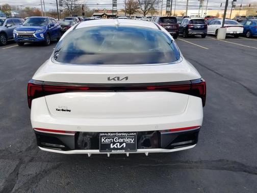 2025 Kia K5 LXS