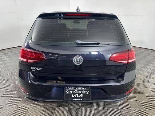 Deep Black 2019 Volkswagen Golf 1.4T SE