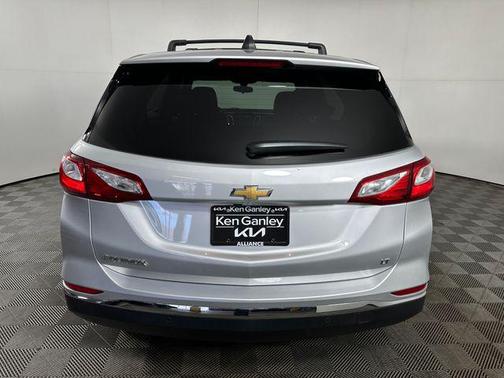 Silver Ice Metallic 2019 Chevrolet Equinox 1LT